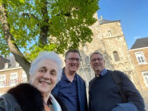 CantaRode: Importante festival coral internacional en los Países Bajos destaca la presencia de María Guinand como miembro del jurado y directora coral.